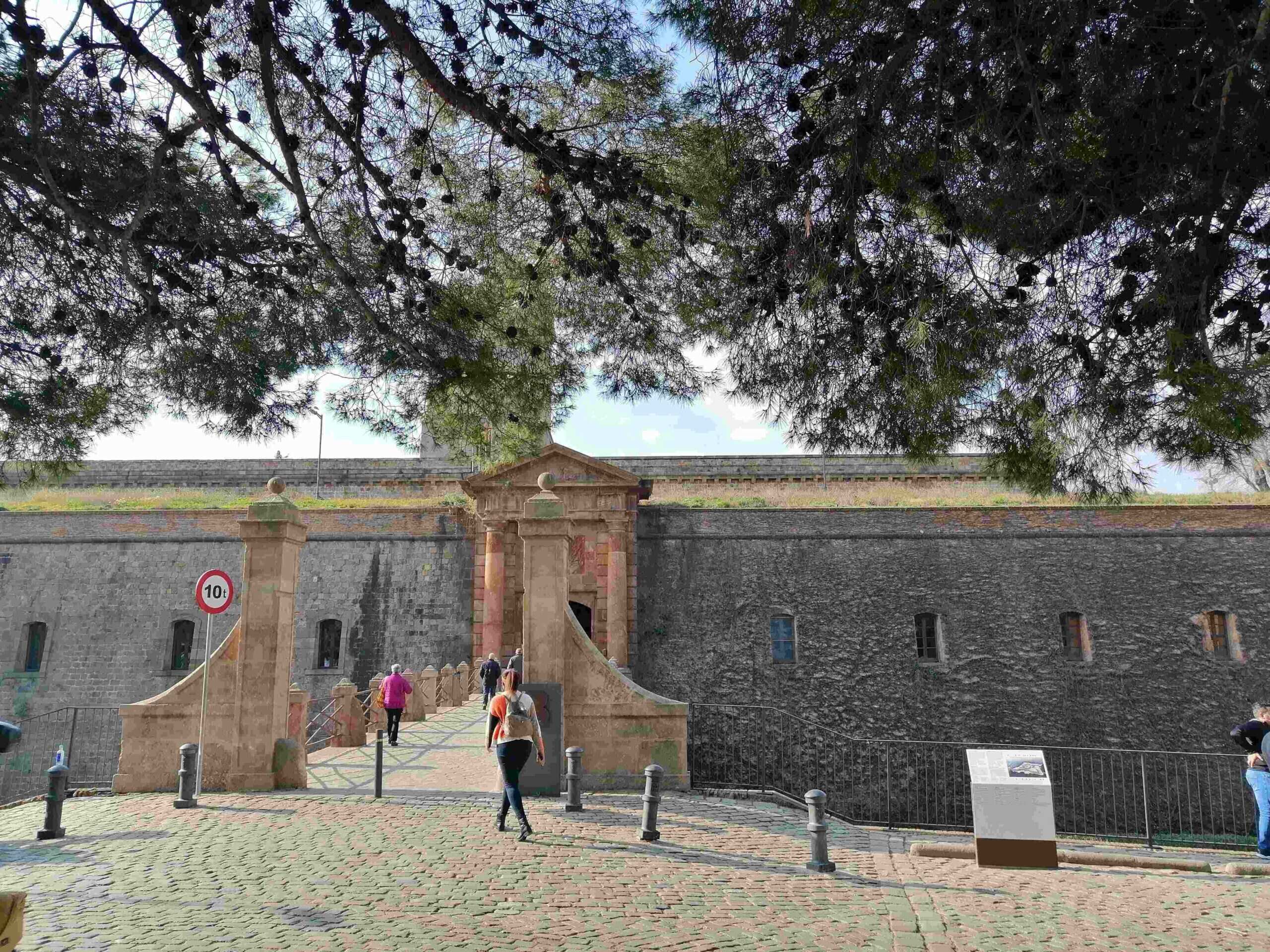 People walking into Montjuic Castle